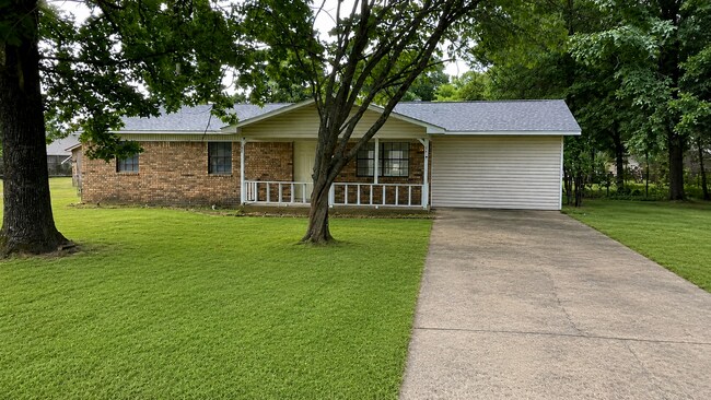 Foto del edificio - For Rent -6684 Garvin Dr , Benton AR