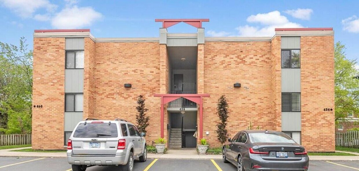 Primary Photo - 460 Fulton St E