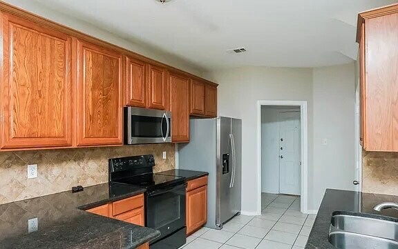 Building Photo - 2521 Greenhaven Dr