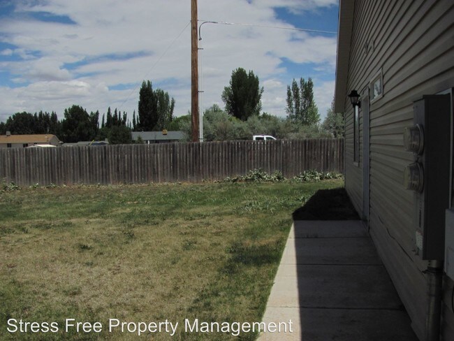 Building Photo - 3 br, 2 bath House - 392 North 4100 West