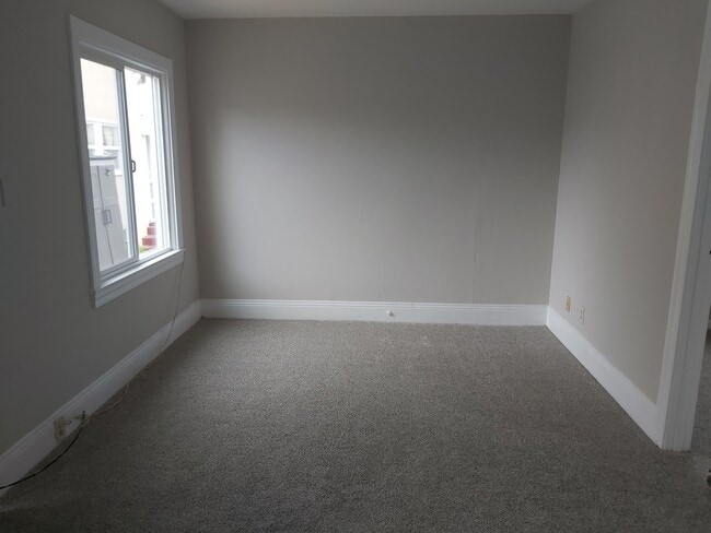 Building Photo - 458 Taylor Ave