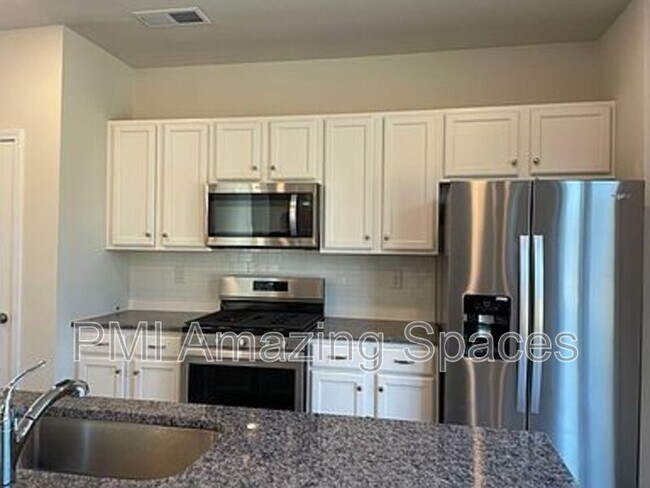 Foto del edificio - 3054 Weddington Pointe Dr