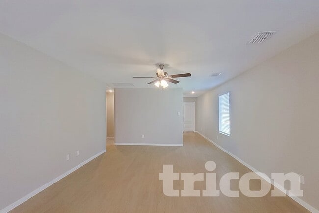 Building Photo - 911 Ponderosa Ln