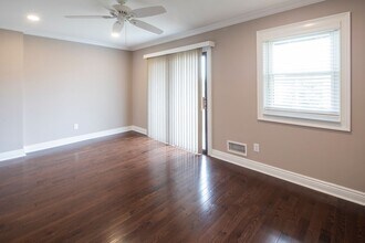 Interior Photo - Cambridge Manor