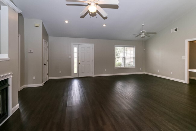 Building Photo - 125 S Park Ln