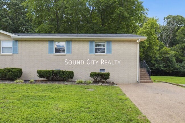 Foto del edificio - 923 Oak Vale Dr