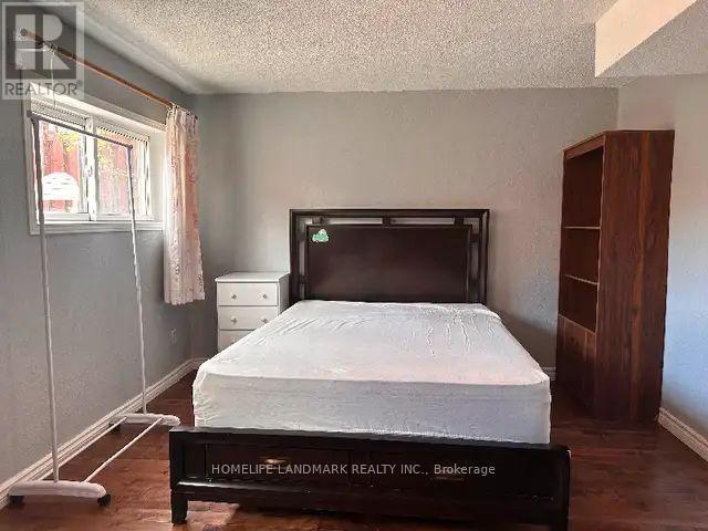 Photo principale - 940 Hampstead Ct