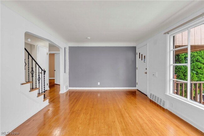 Foto del edificio - 15901 Edgewood Ave