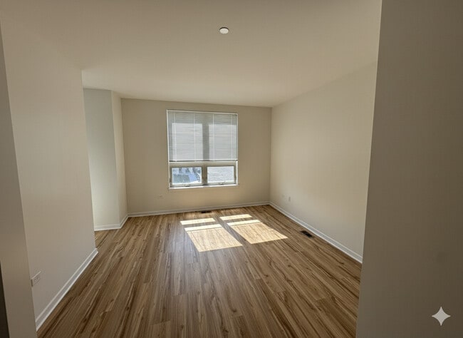 Building Photo - 4834 157th St