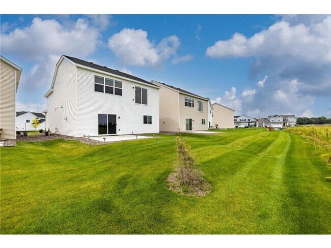 Building Photo - Sparkling and Spacious New 5 Bedroom is Pe...