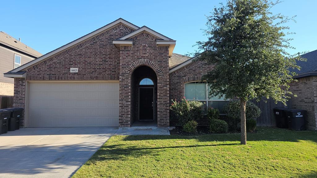 Foto principal - 6613 Hall of Fame Blvd