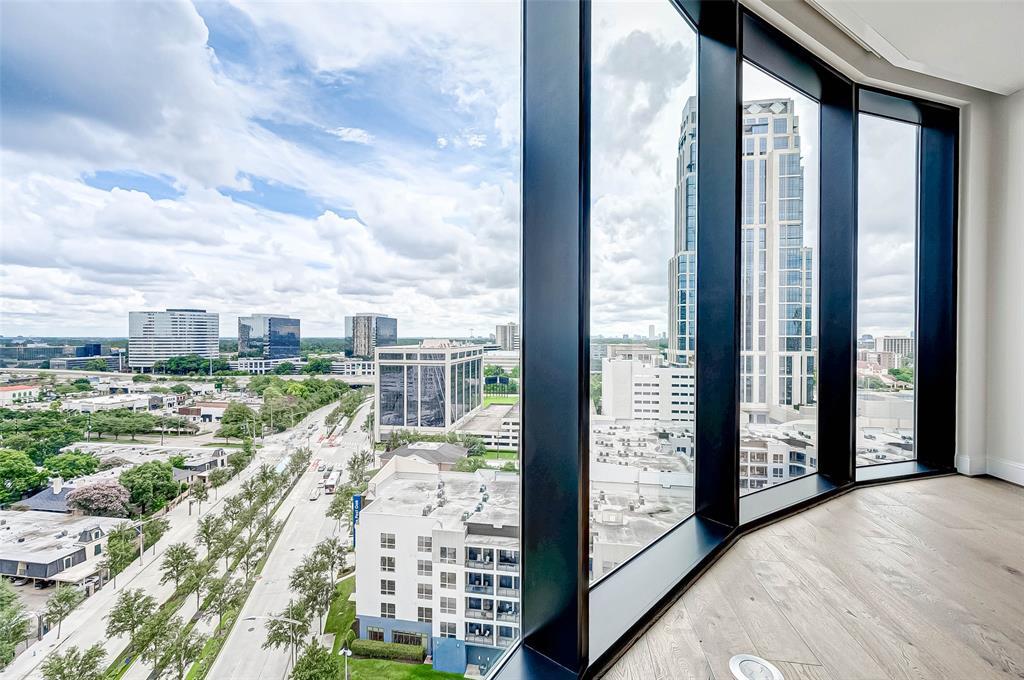 Foto principal - 1409 Post Oak Blvd