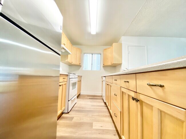 Building Photo - 3411 Strongs Dr