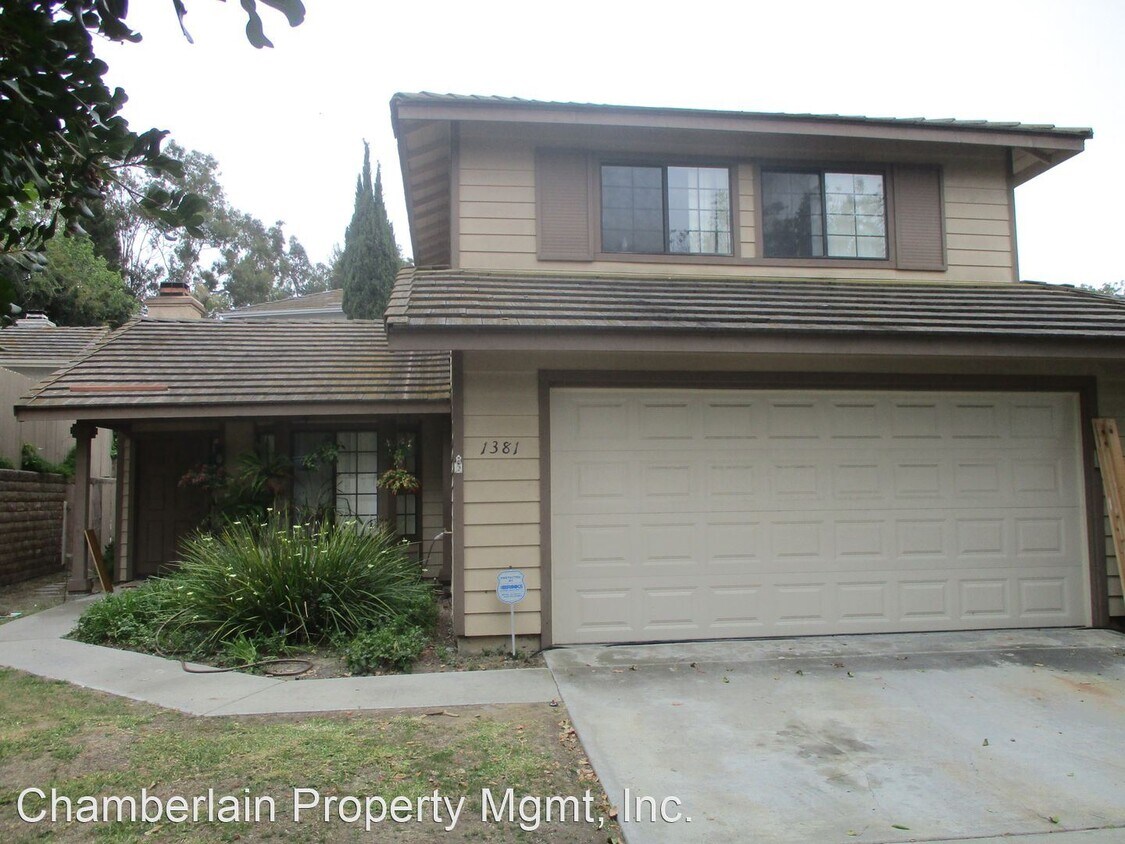 Foto principal - 3 br, 2.5 bath House - 1381 Longfellow Rd.