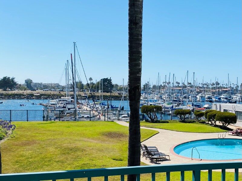 3101 Peninsula Rd Unit 116, Oxnard, CA 93035 Condo for Rent in Oxnard