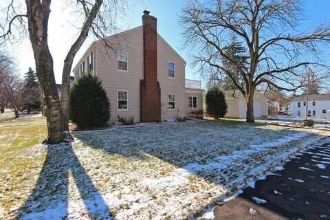 Building Photo - 915 Stryker Ave