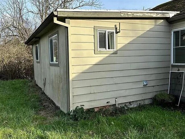 Building Photo - Eugene Dynamic house