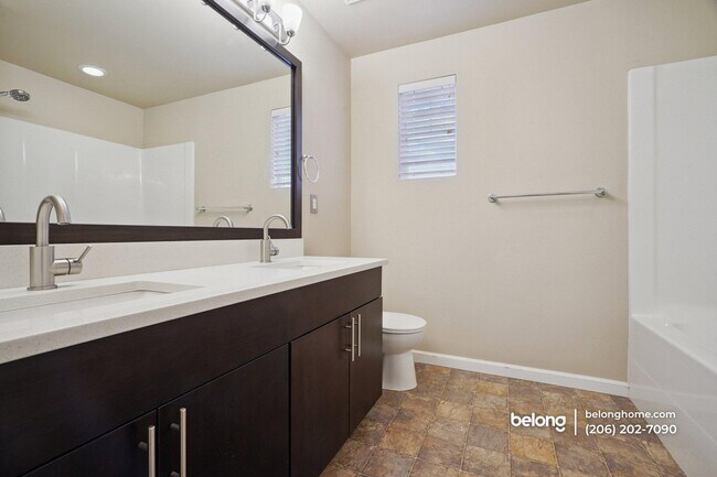 Foto del edificio - 16112-16181 81 Ave E