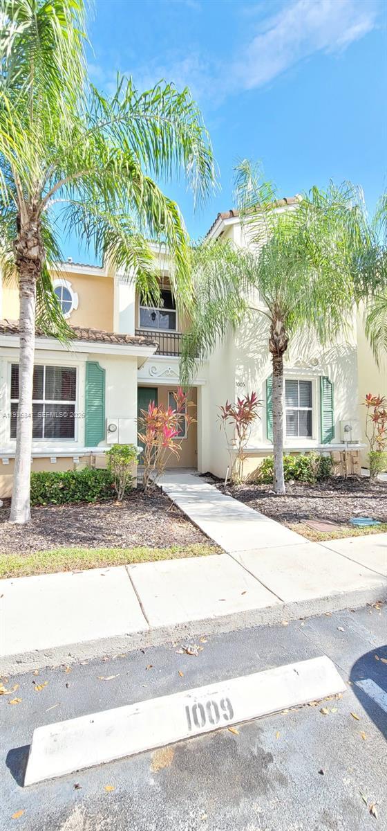 Building Photo - 1005 NE 42nd Pl