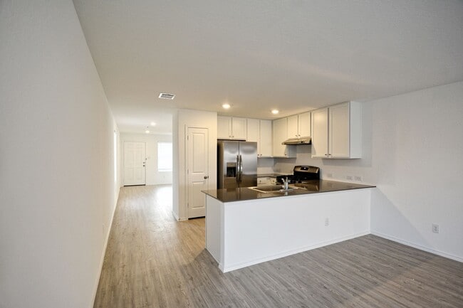 Building Photo - 2410 Broken Arrow