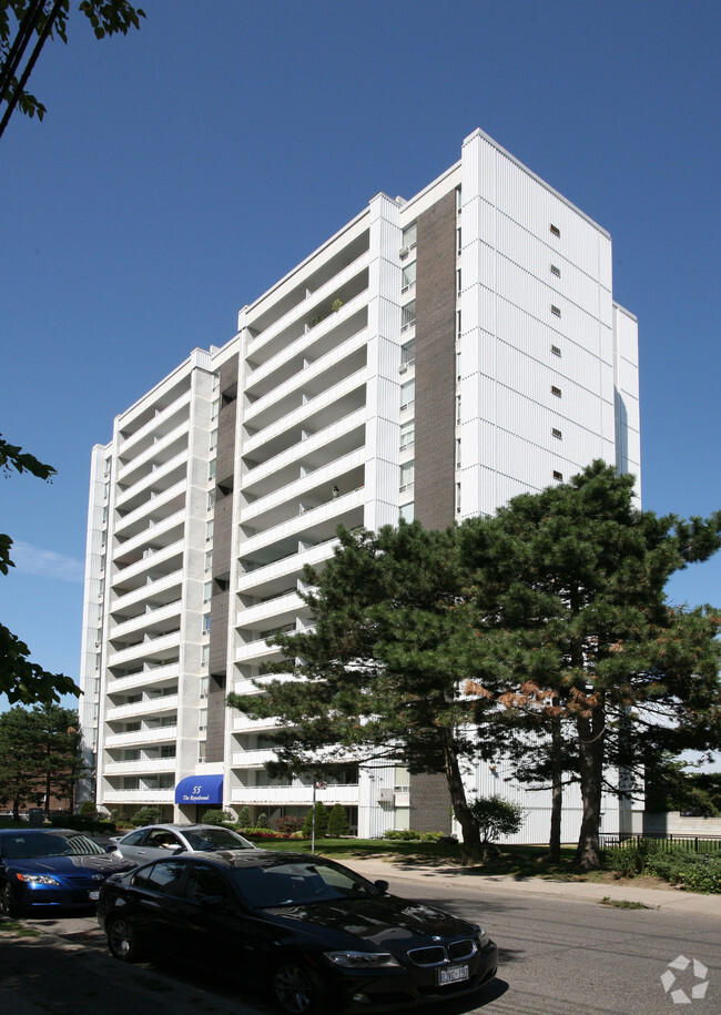 Photo du bâtiment - Royalwood Apartments