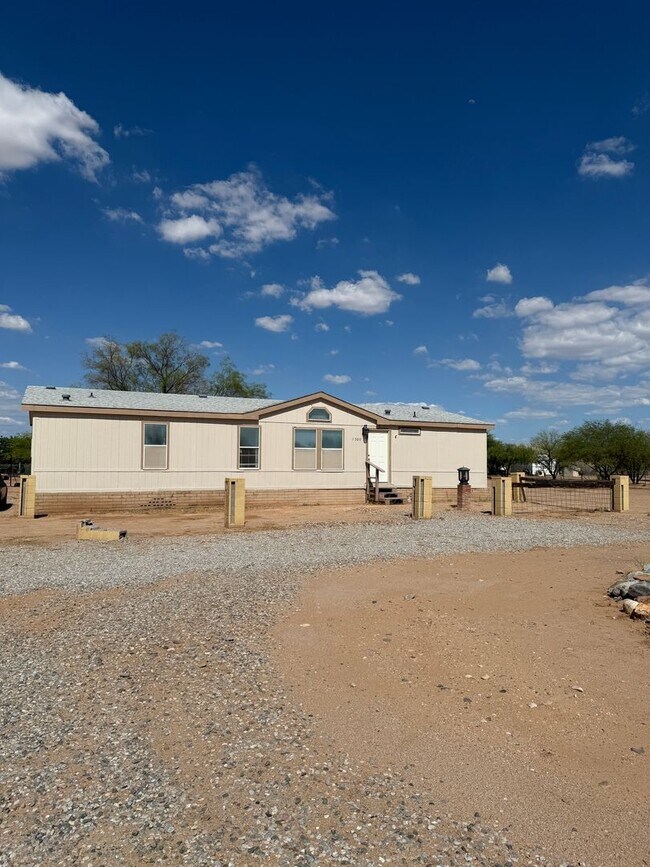 Foto del edificio - Charming 3-bedroom, 2-bathroom manufacture...