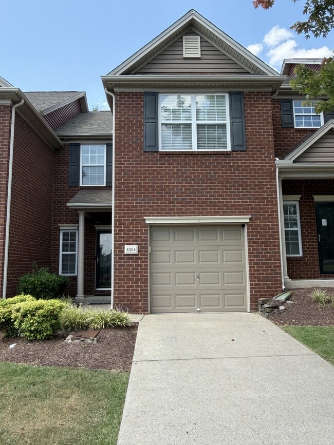 Building Photo - 8304 Oak Knoll Dr