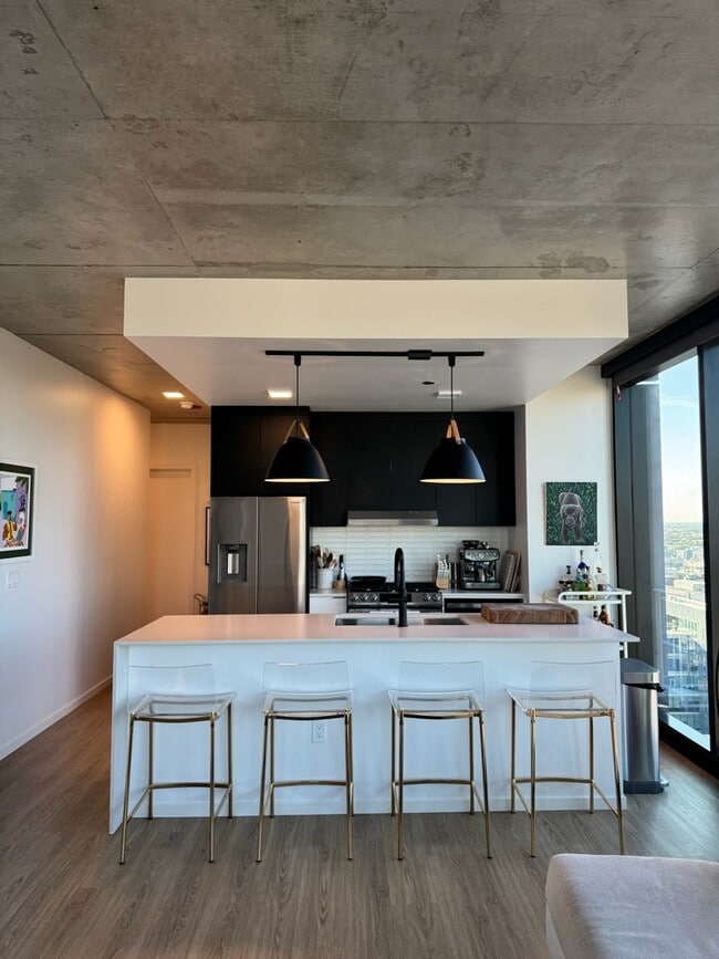 Building Photo - 225 N Elizabeth St