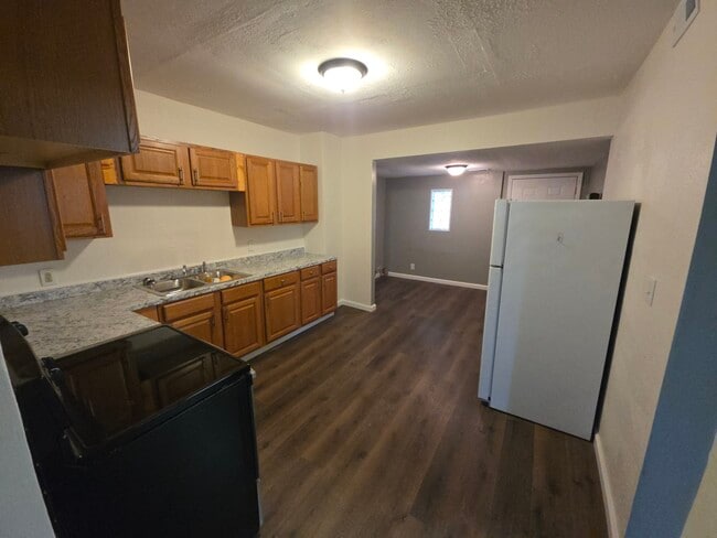 Building Photo - 240 Marshall St