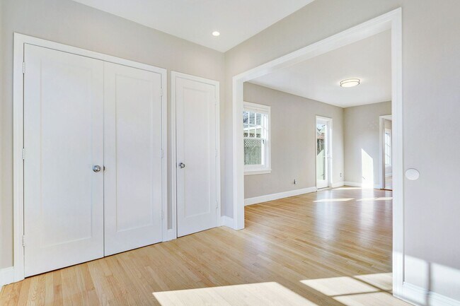 Foto del edificio - 815 Sweetbriar Rd