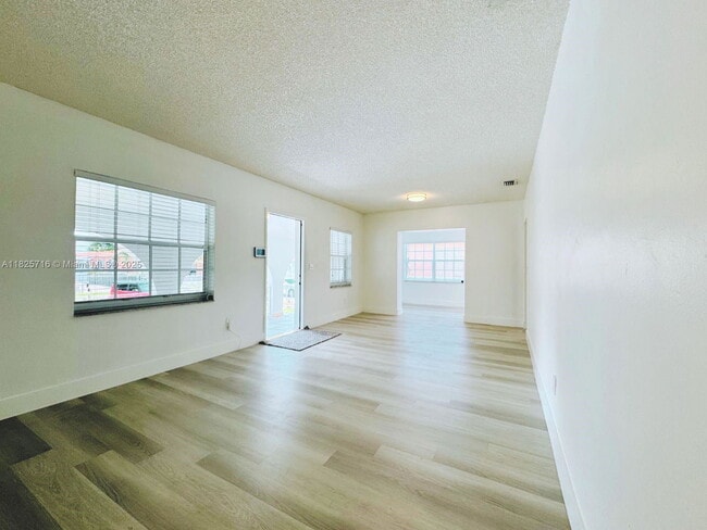 Foto del edificio - 115 W 37th St