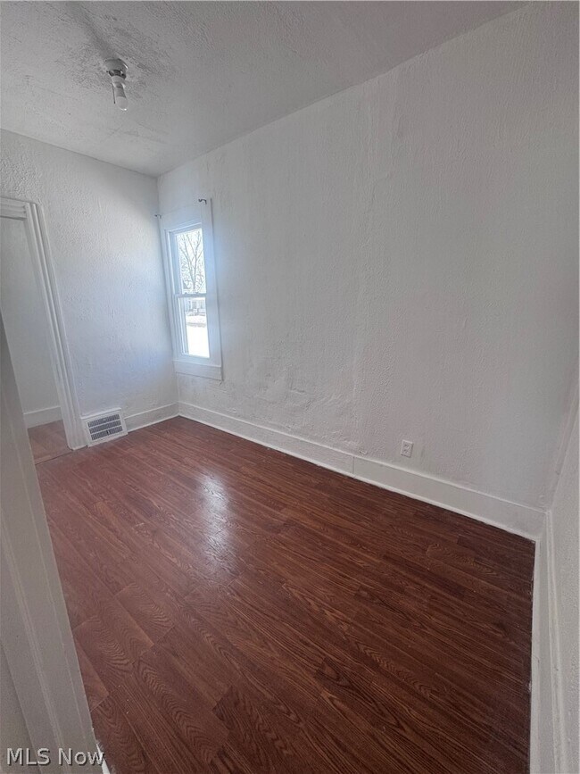 Foto del edificio - 6606 Charter Ave