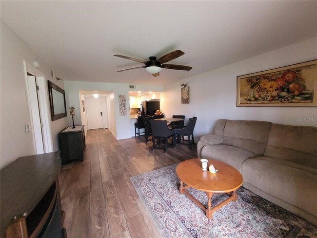 Foto del edificio - 104 Capri Isles Blvd