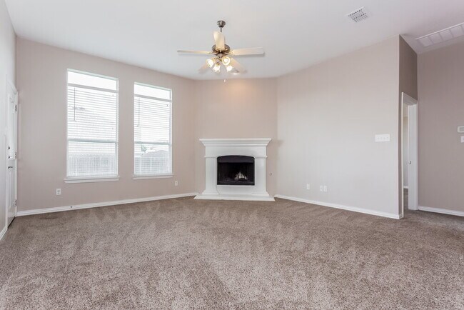 Foto del edificio - 4613 Daisy Leaf Dr