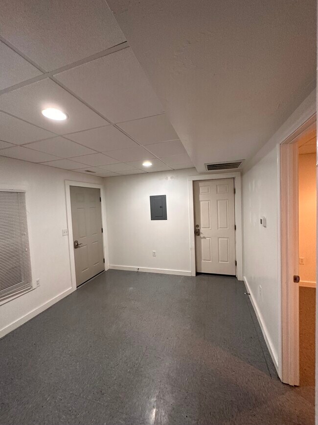 221 High Street, Apt 4 - Liv Rm 2 - 221 High St
