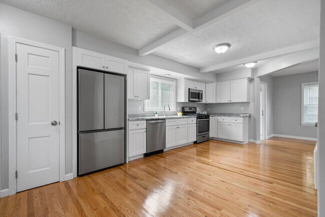 Foto del edificio - 16 Madden Ave