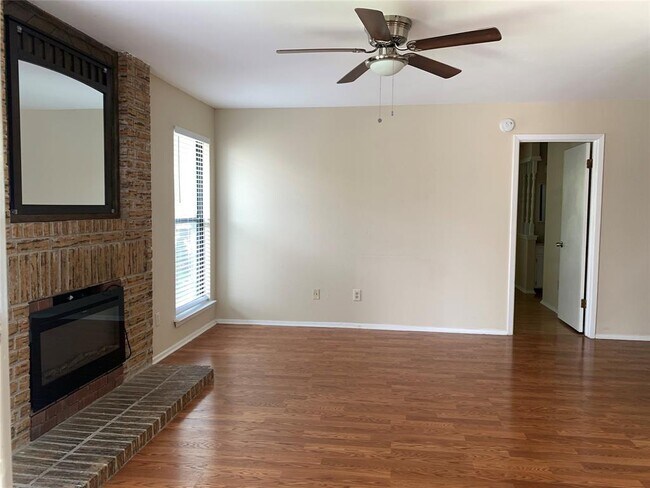 Foto del edificio - 10616 Mellow Meadow Dr