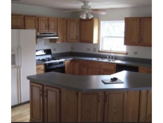 Foto del edificio - 436 W Jefferson Ave