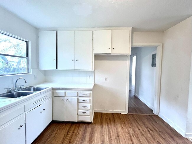 Foto del edificio - 4315 Spring Oak Dr