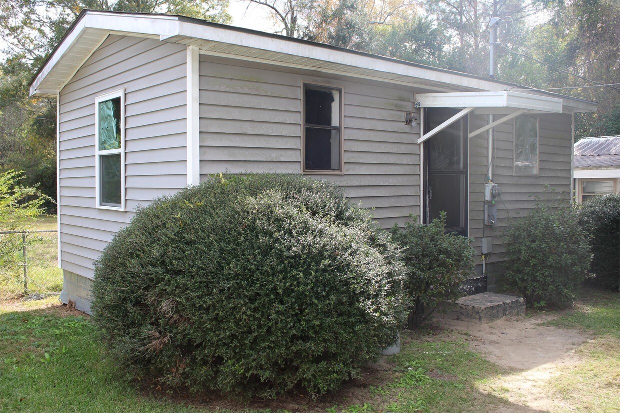 203 Patrol Dr Unit Apt 1, Albany, GA 31705 Apartment for Rent in