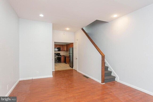 Foto del edificio - 2242 Dickinson St