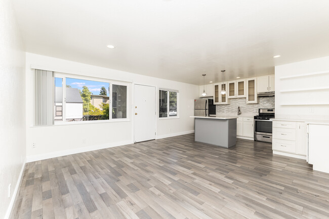 Building Photo - 1804 Santa Clara Ave