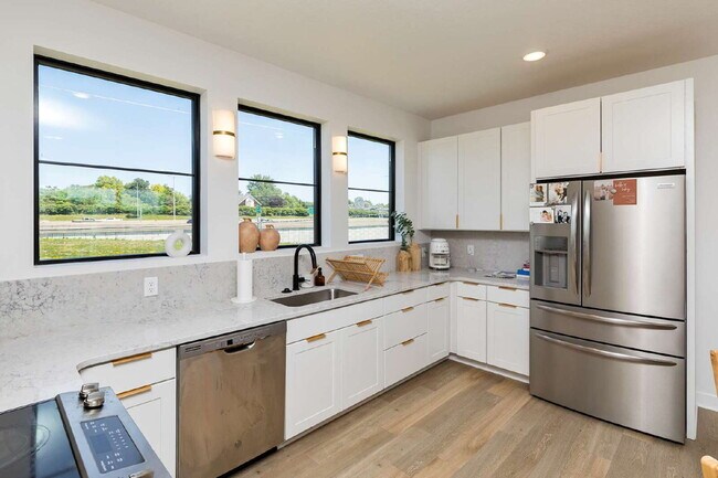 Foto del edificio - Luxury 2 Bedroom / 2.5 Bathroom Townhome w...