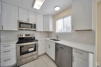 Building Photo - 2255 Red Robin Rd