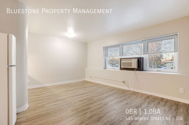 Building Photo - 585 Winter St NE