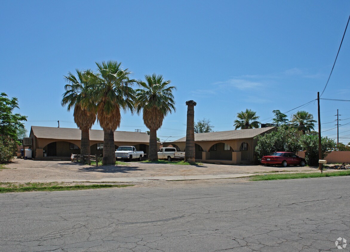 Primary Photo - 3757 S Clark Ave