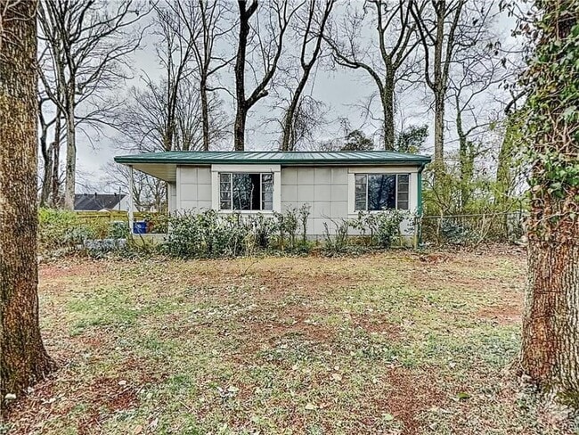 Building Photo - 832 Burchill St SW