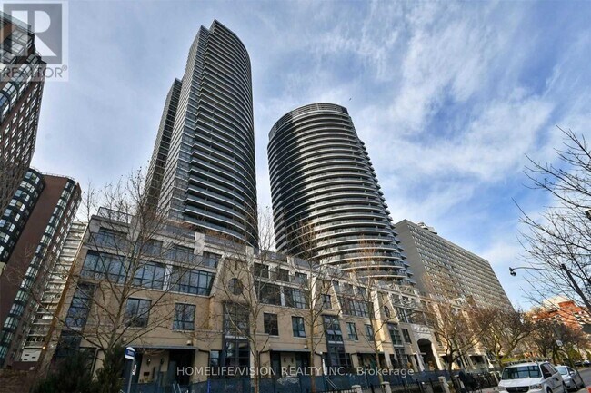 Building Photo - 25 Carlton St.