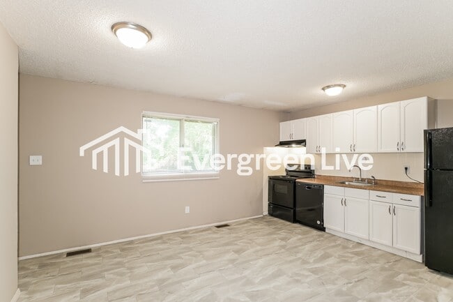 Building Photo - 1844 Battlefield Dr