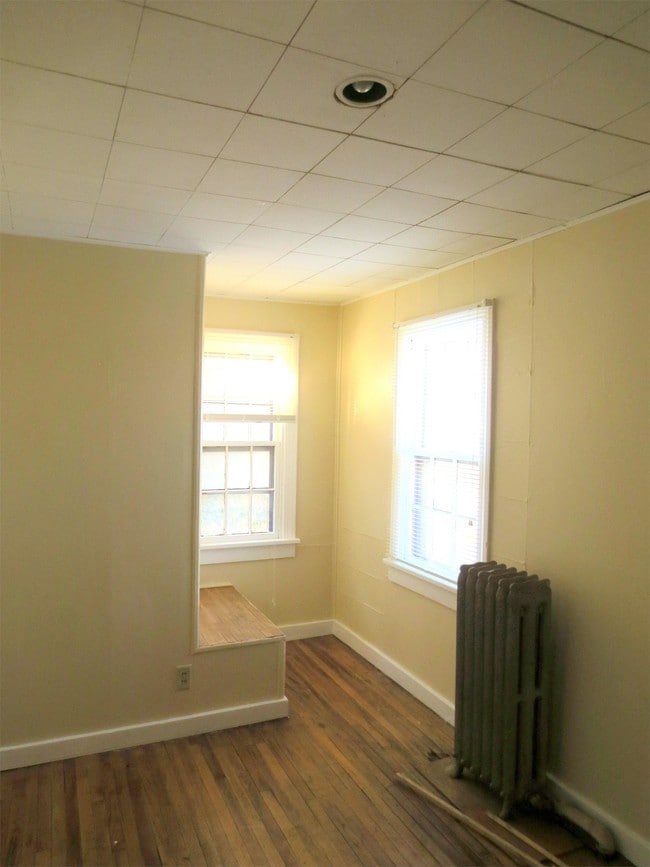 Building Photo - 606 E Fremont St